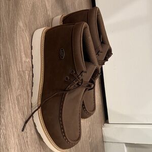 Clarks Rich Brown Chukka Boots